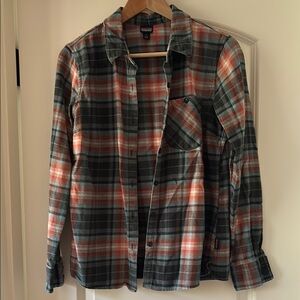 Patagonia Plaid Flannel Button-Up Shirt